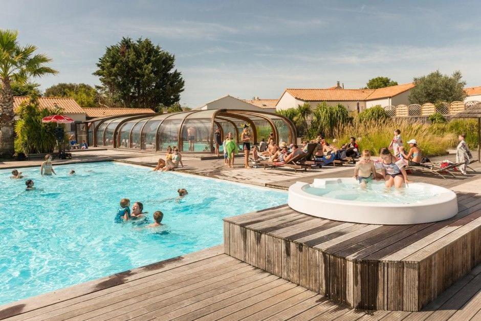 Camping Le Village De La Mer Les Moutiers Exterior foto